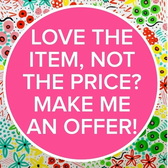 Welcome To My Closet! 💐 - Picture 7 of 13